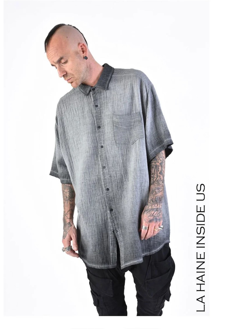 Cămașă supradimensionată cu buzunar frontal