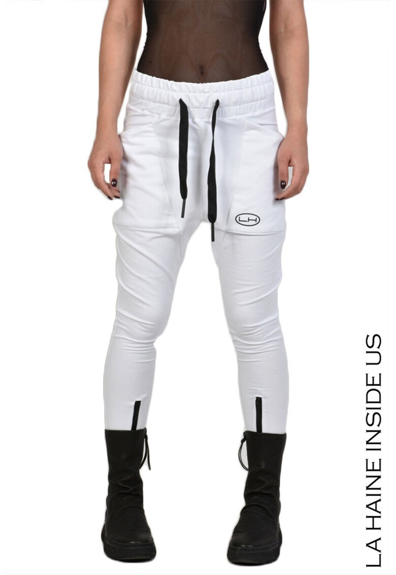 -Pantaloni sport cu talie inalta - buzunare supradimensionale și fermoar funcțional in partea jos -Pantaloni sport cu talie inalta - buzunare supradimensionale și fermoar funcțional in partea jos