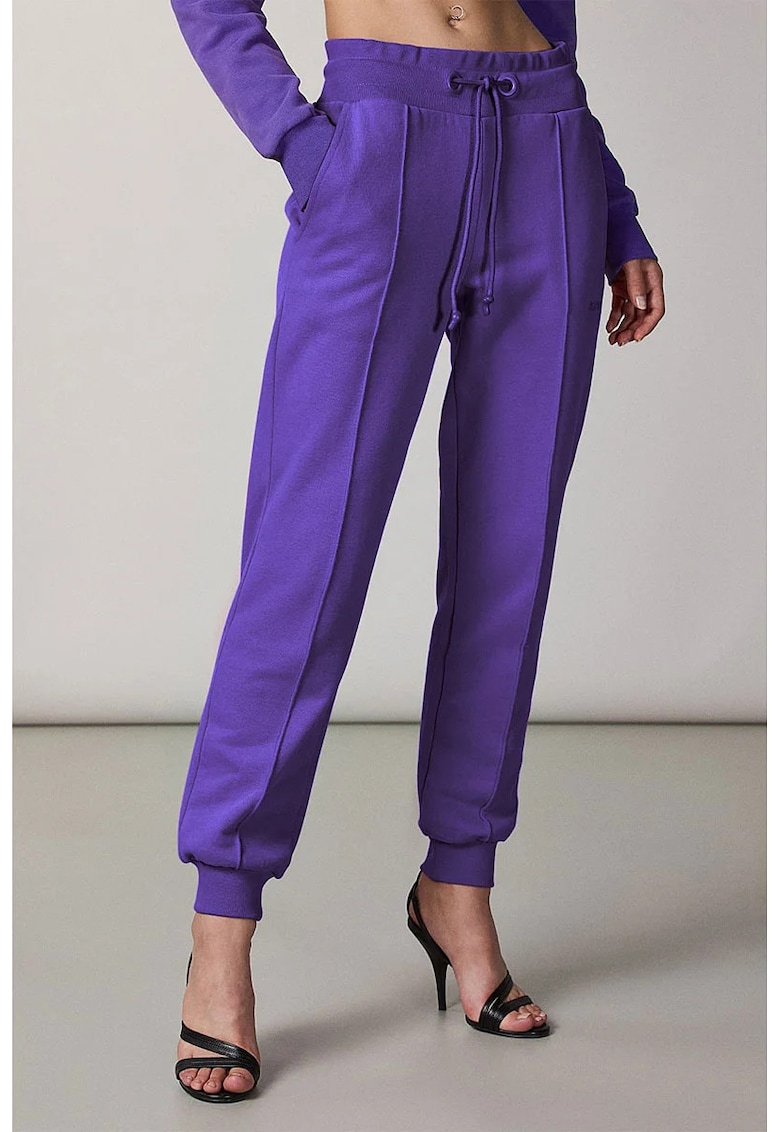 -Pantaloni de tip jogger și cu șnur în talie