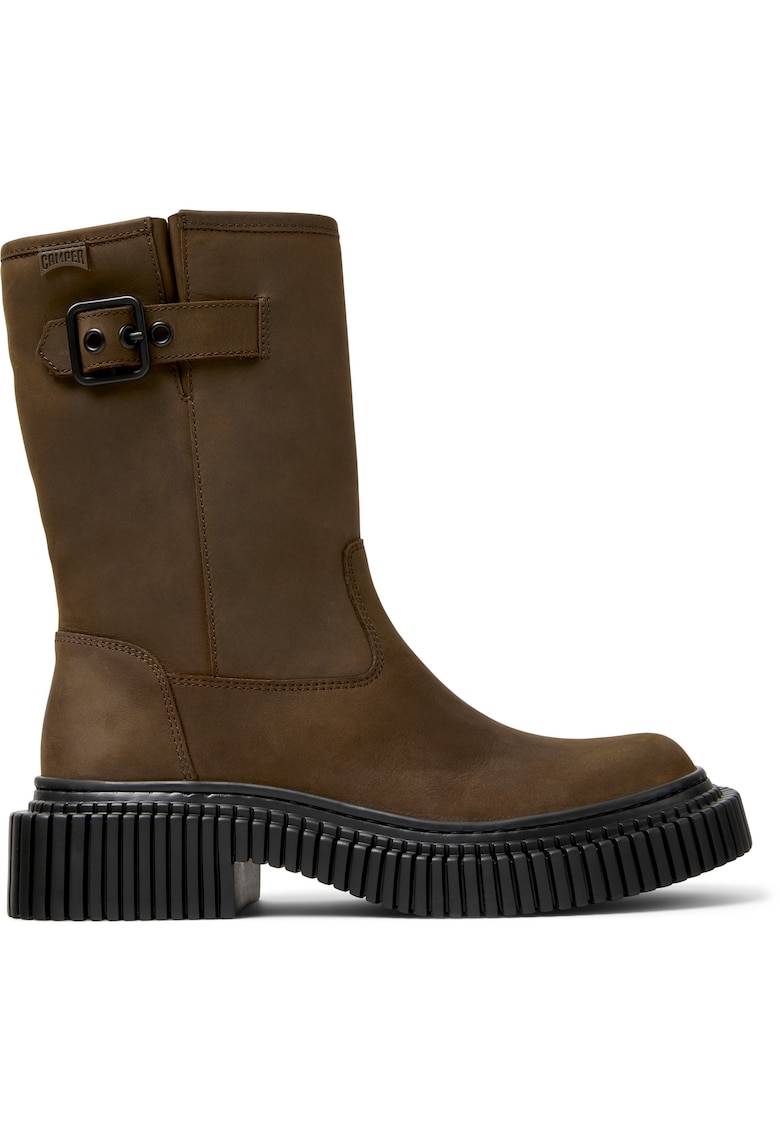 Cizme de piele cu o catarama decorativa