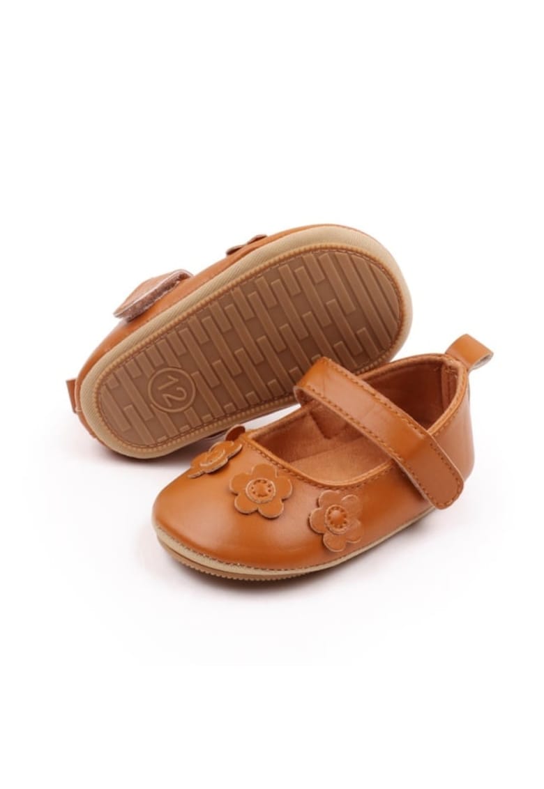 Pantofi Model AL 13417 cu flori aplicate - Piele ecologica - Fete - Maro - Maro