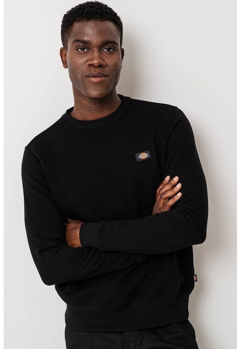 Bluza de trening cu decolteu la baza gatului si aplicatie logo