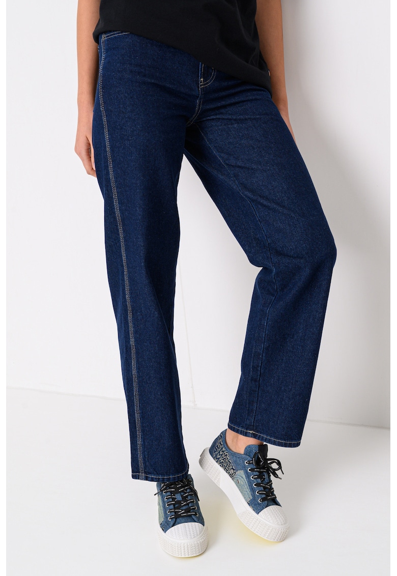 Blugi uni cu croiala dreapta