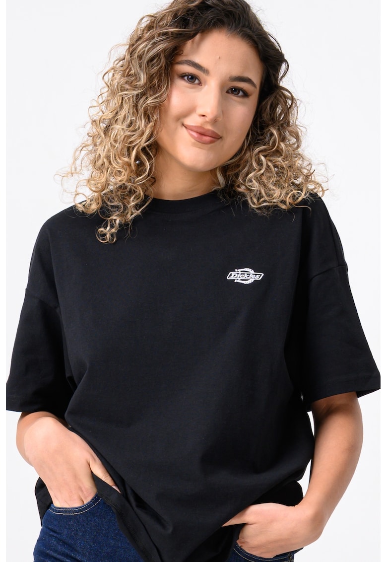 Tricou lejer cu decolteu la baza gatului Tricou lejer cu decolteu la baza gatului