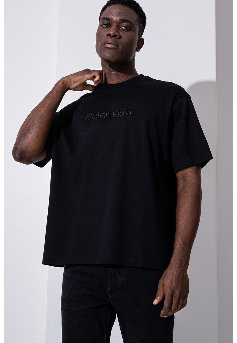 Tricou cu maneci cazute si decolteu la baza gatului - Negru