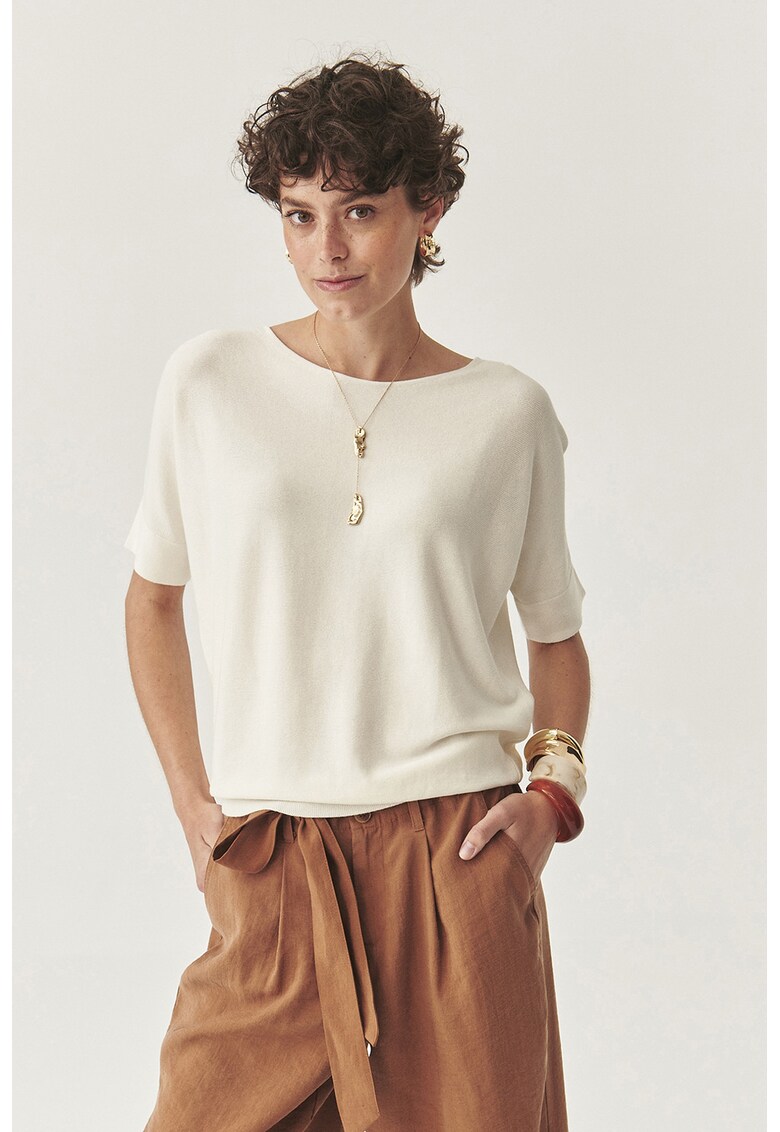Tricou lejer cu decolteu barcuta - Alb fildes