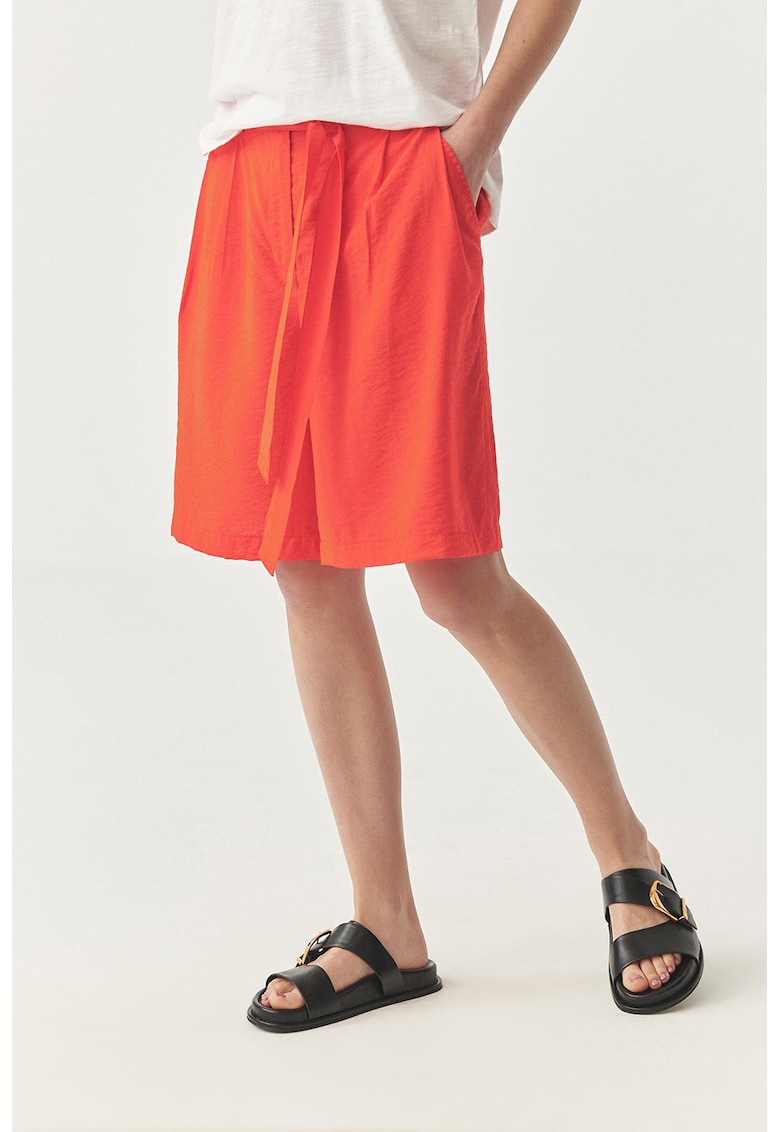 Pantaloni scurti cu cordon in talie