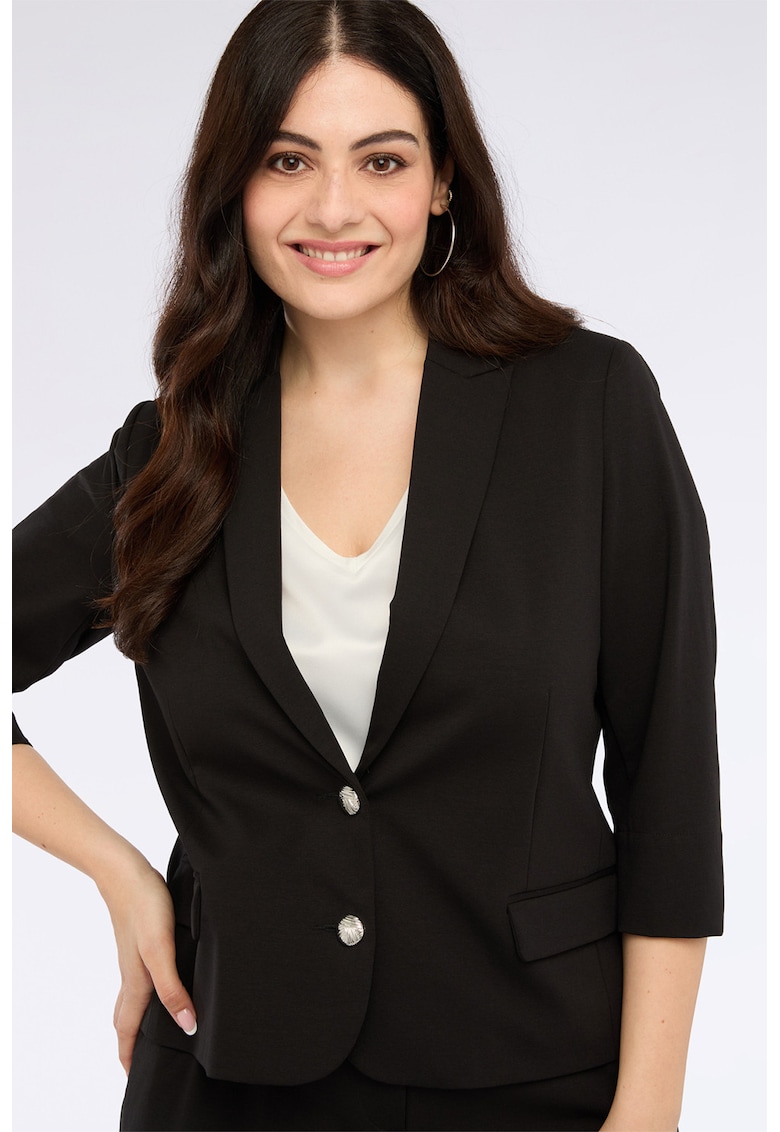 Sacou cu maneci trei sferturi si revere decupate