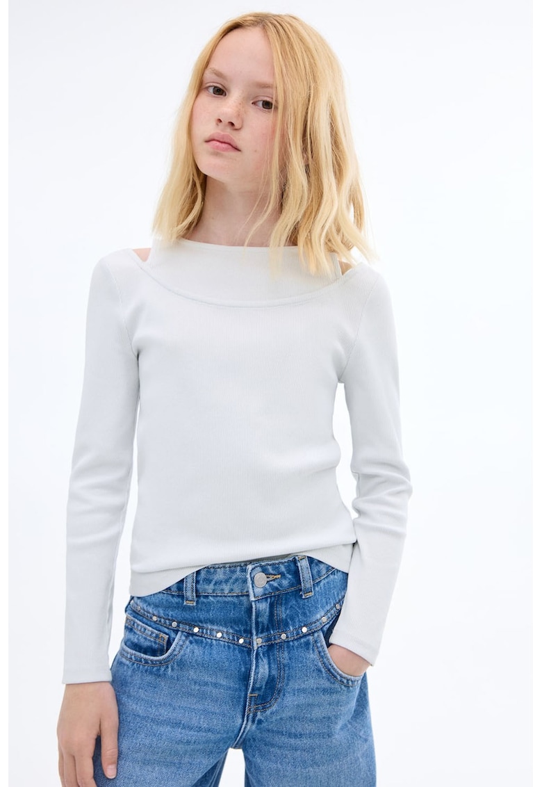 Bluza cu umeri decupati