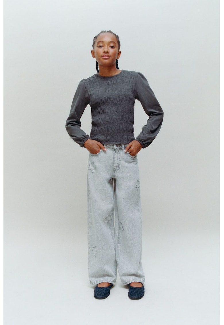 Blugi drepti cu strasuri in forma de stea