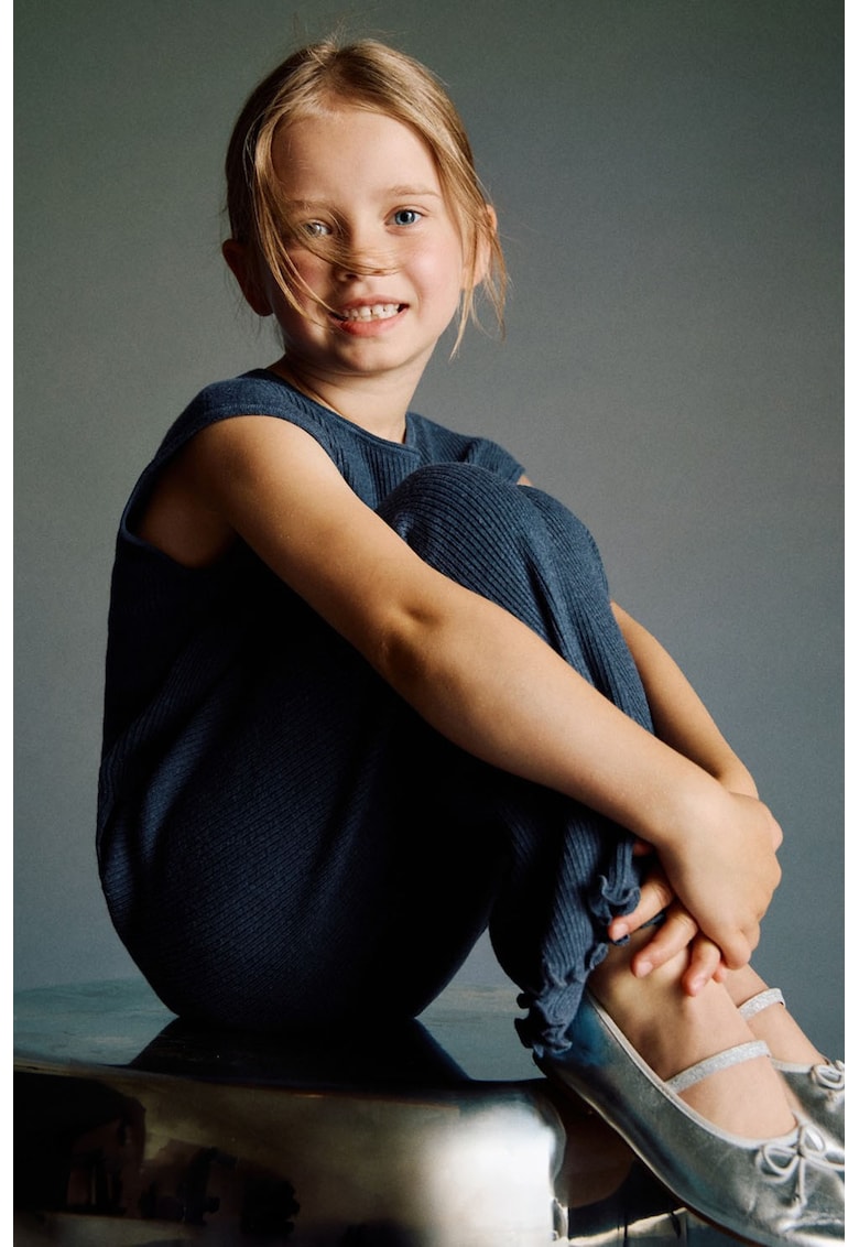 Pulover striat fara maneci cu terminatie valurita