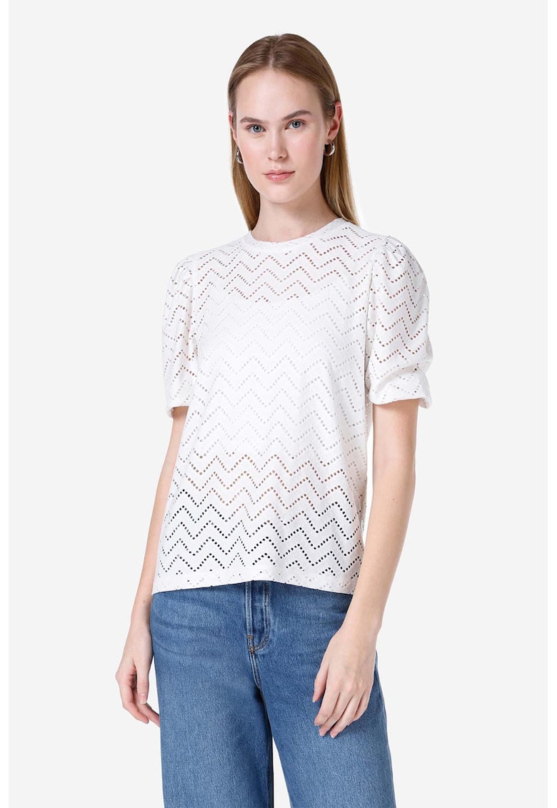 Tricou cu perforatii Tricou cu perforatii