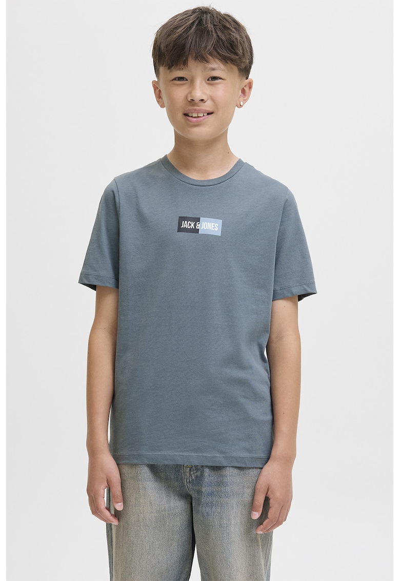 Tricou cu imprimeu logo discret si decolteu la baza gatului Tricou cu imprimeu logo discret si decolteu la baza gatului