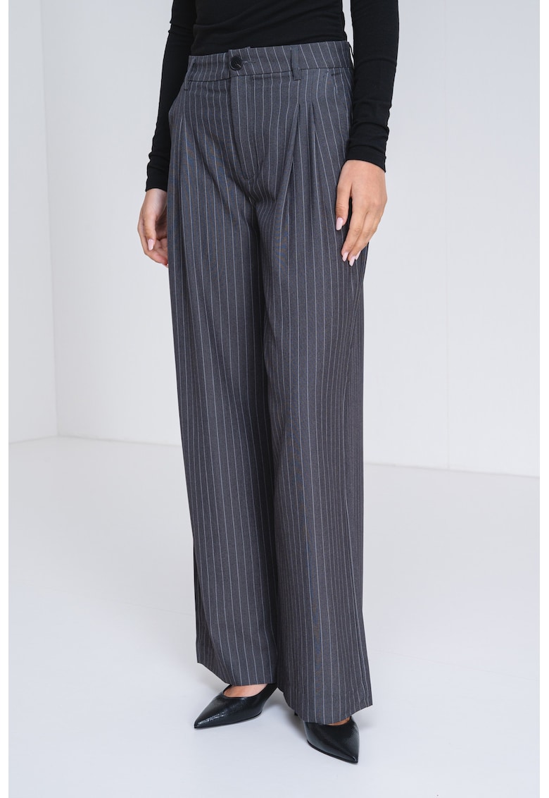 Pantaloni relxed fit cu talie medie