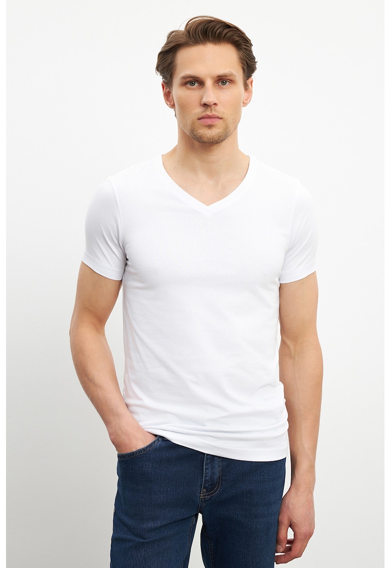 Tricou cambrat cu decoulteu in V Tricou cambrat cu decoulteu in V