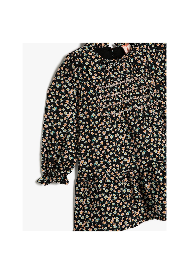 Rochie evazata cu model floral si volane