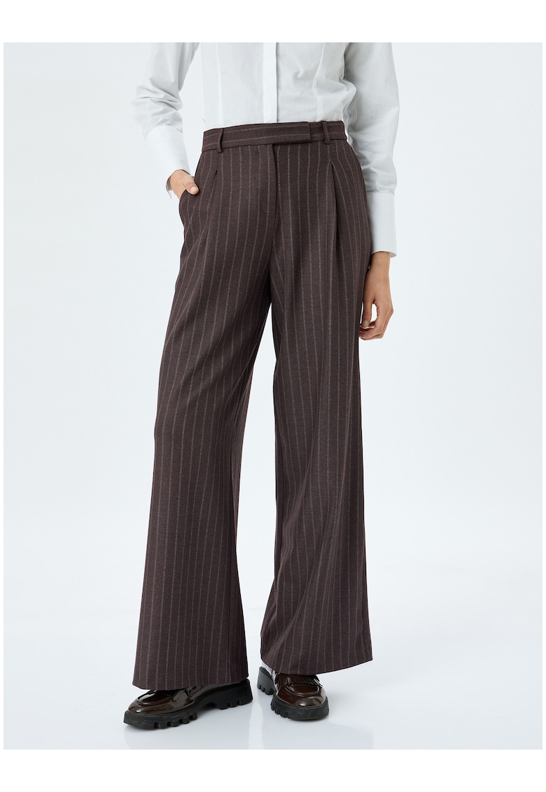 Pantaloni cu croiala ampla - dungi si buzunare laterale