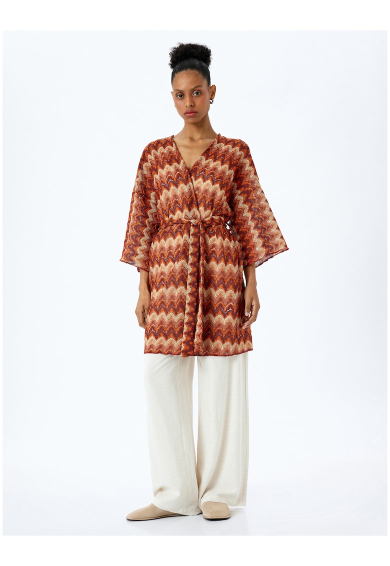 Chimono petrecut cu model