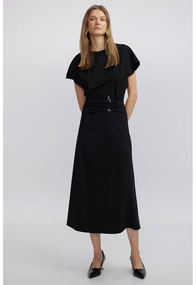 Rochie cu croiala in A si curea asortata in talie Rochie cu croiala in A si curea asortata in talie