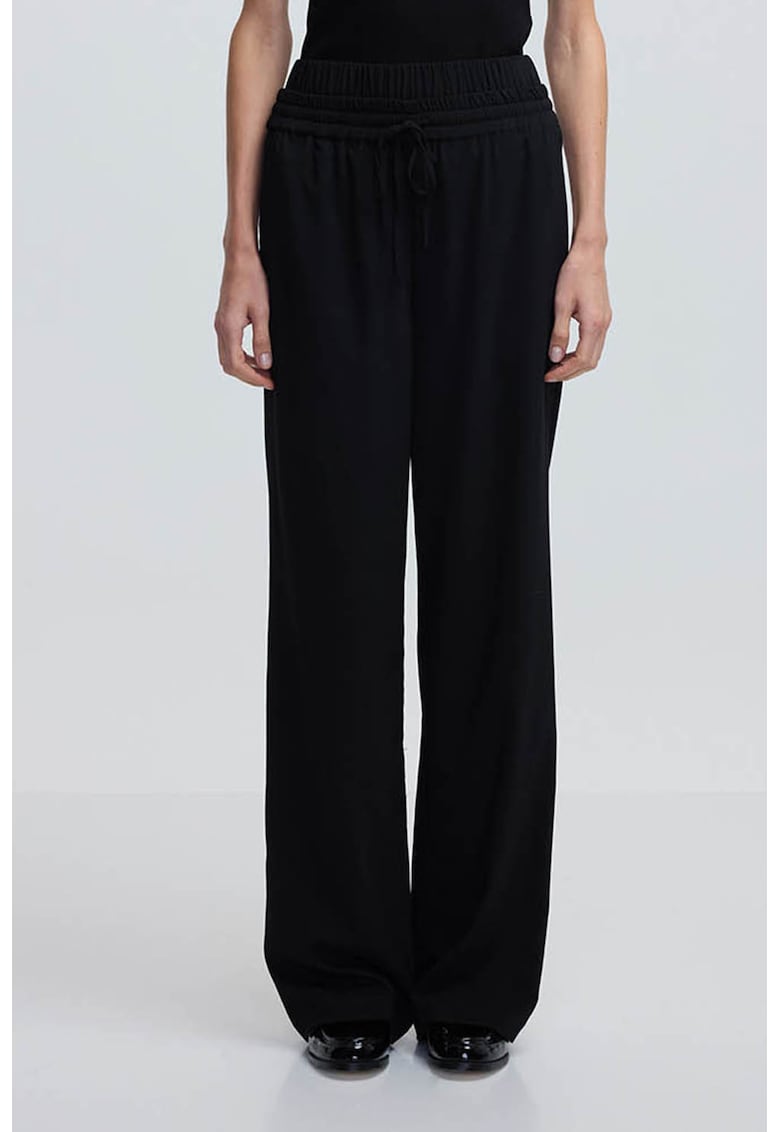 Pantaloni cu talie inalta si snururi