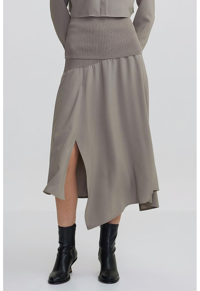 Fusta evazata cu slit lateral Fusta evazata cu slit lateral