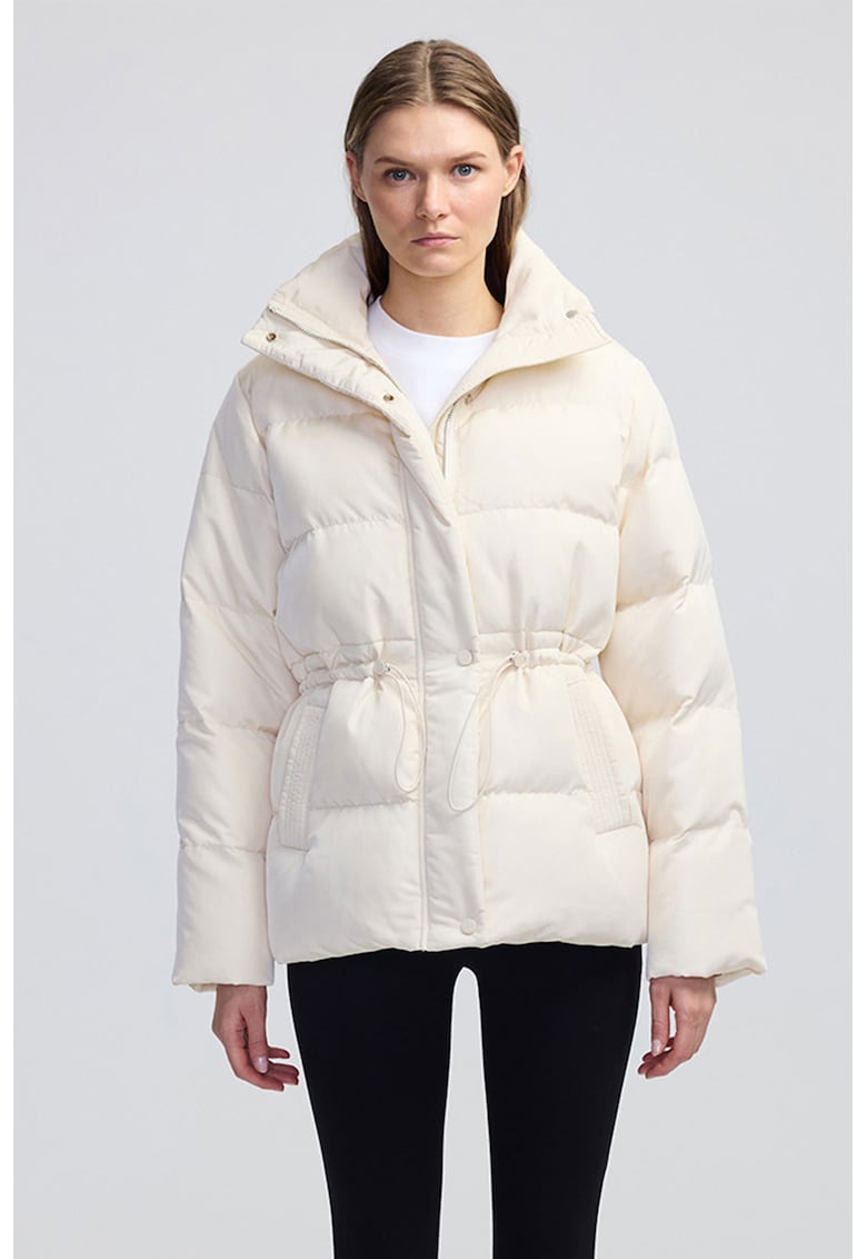 Geaca matlasata cu talie ajustabila