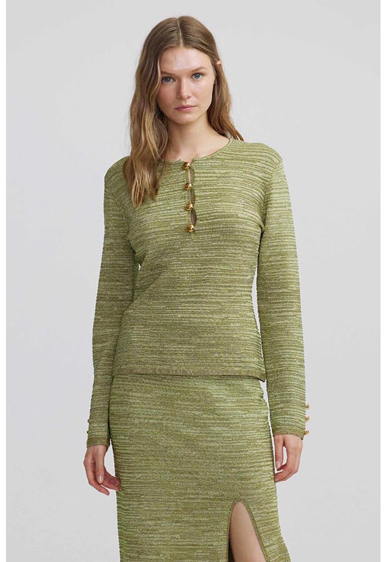 Pulover cu fenta cu nasturi Pulover cu fenta cu nasturi