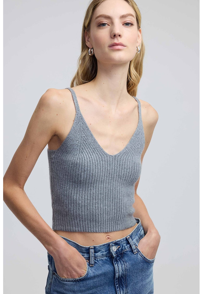 Top crop din tricot