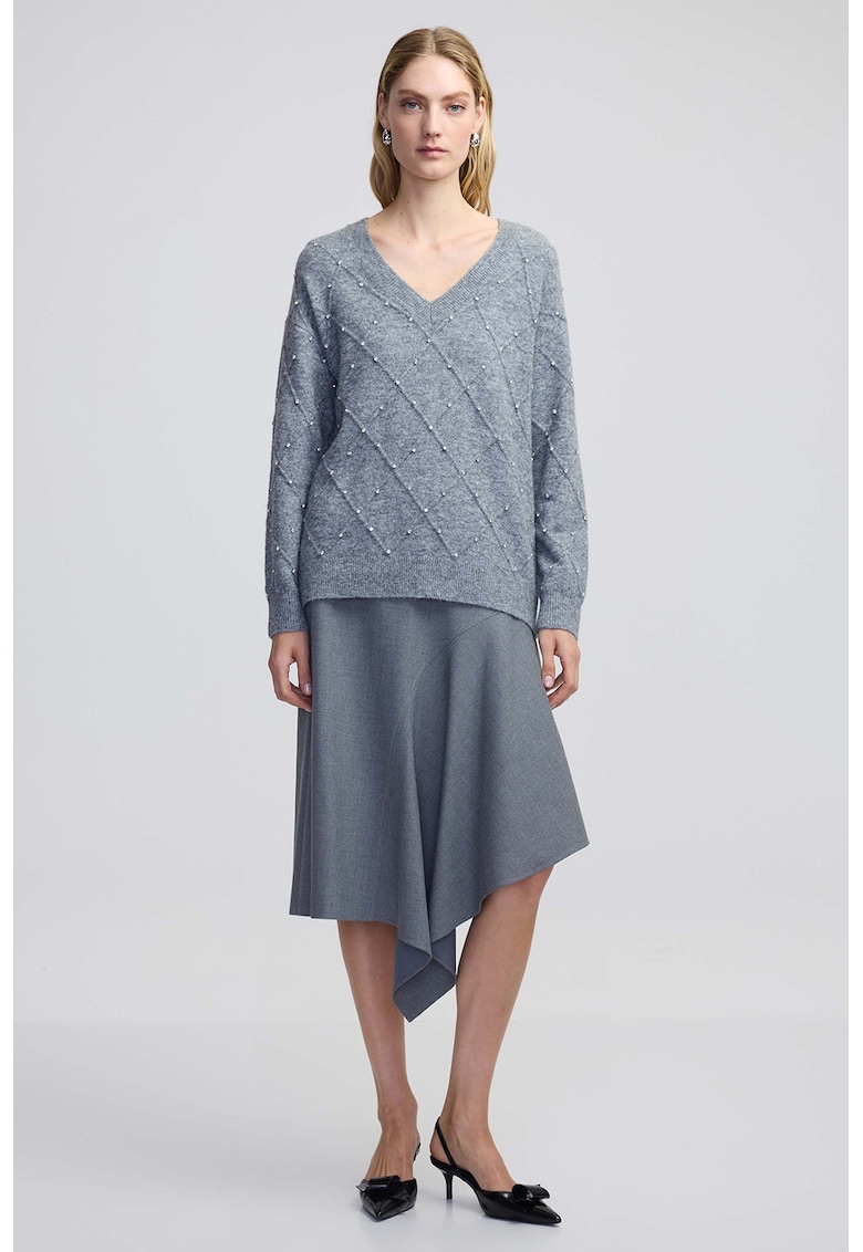 Pulover lejer cu aplicatii din strasuri si decolteu in V