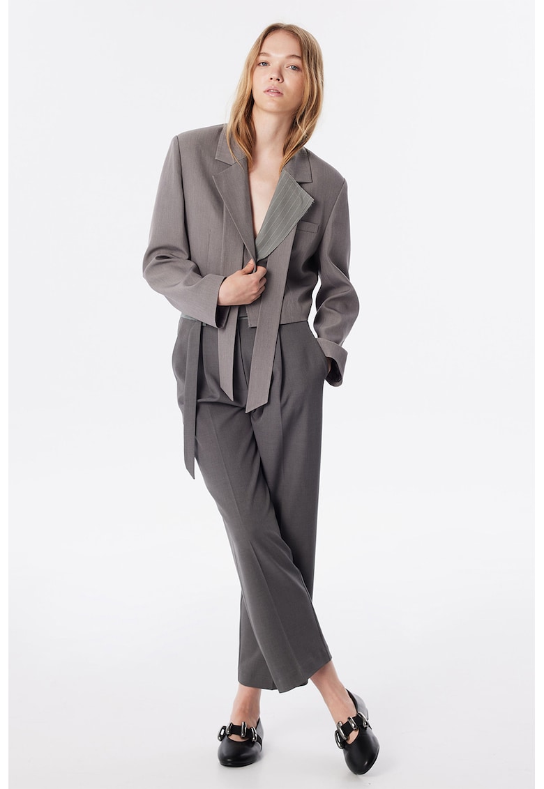 Jacheta crop lejera cu revere decupate
