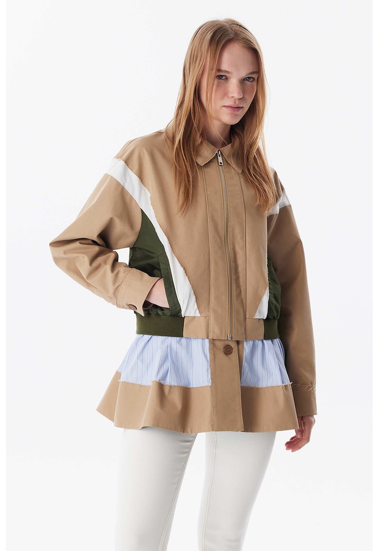 Jacheta cu fermoar si terminatie peplum
