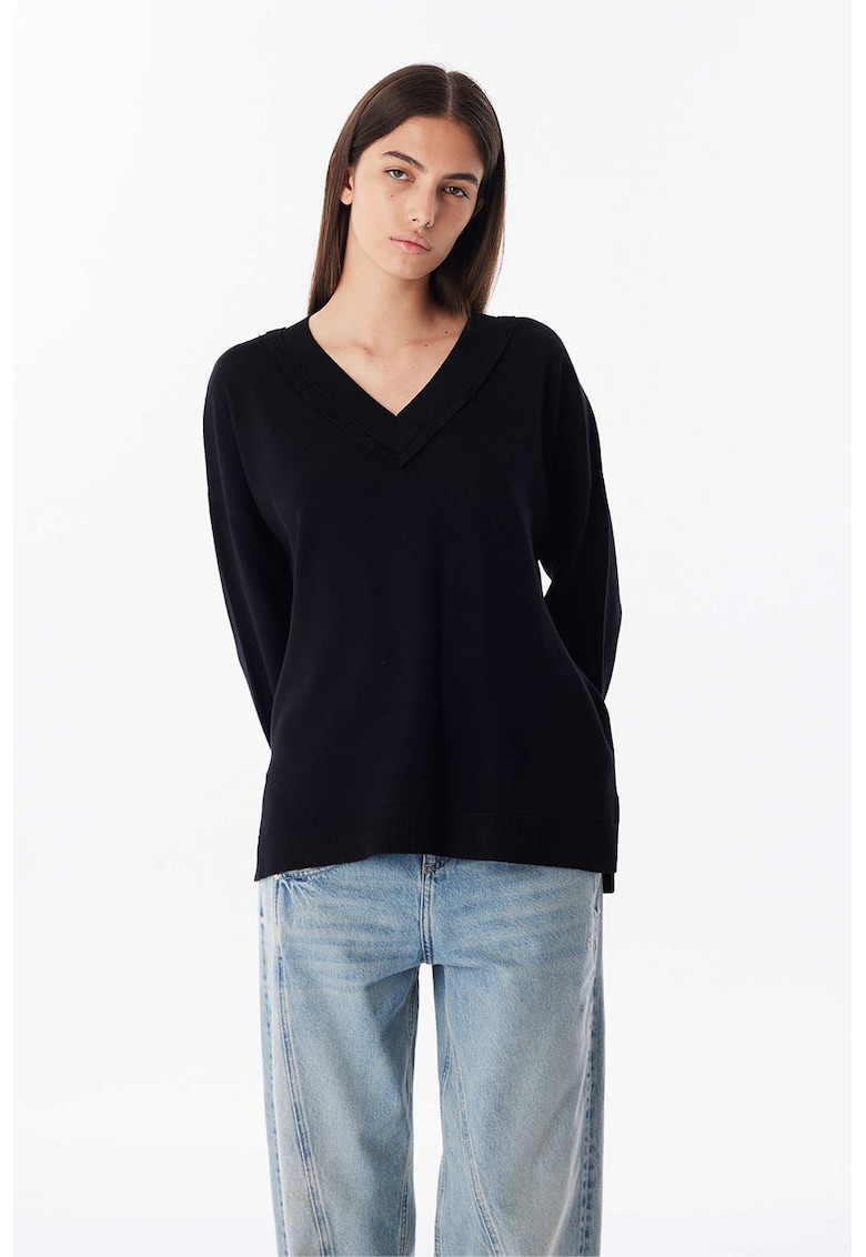 Pulover lejer cu decolteu in V - Negru