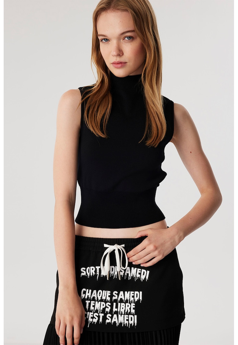 Pulover tricotat fin cu model crop