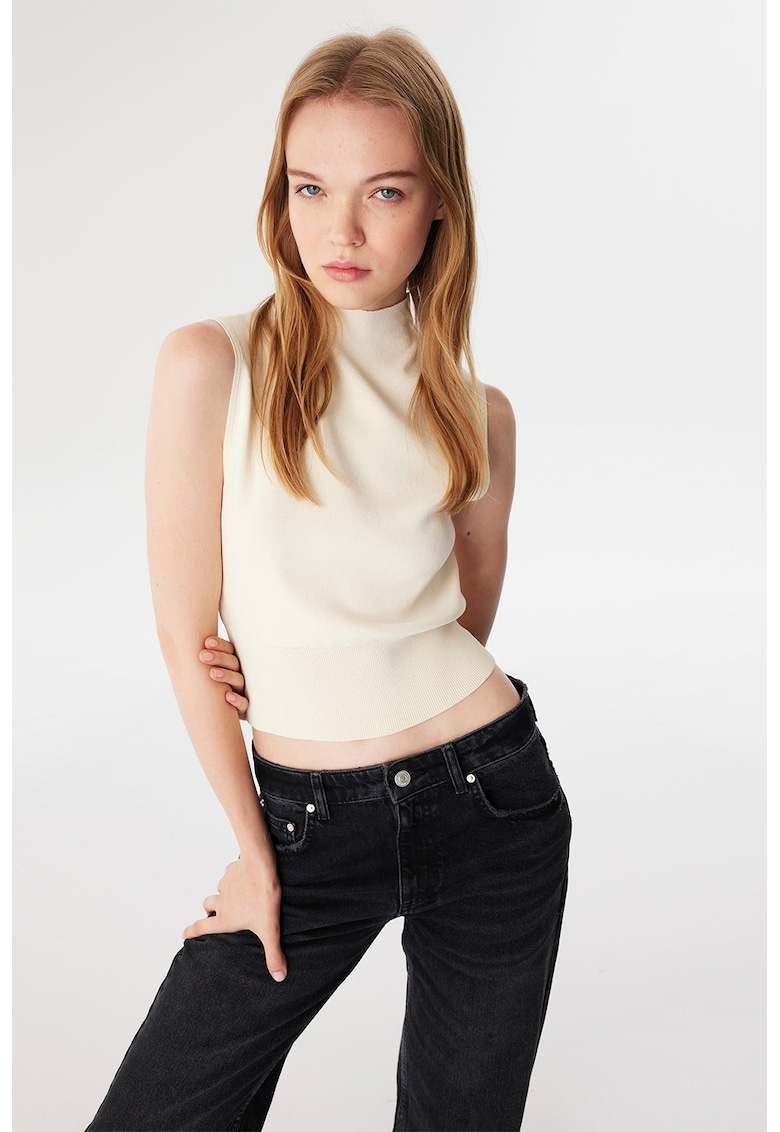 Pulover tricotat fin cu model crop