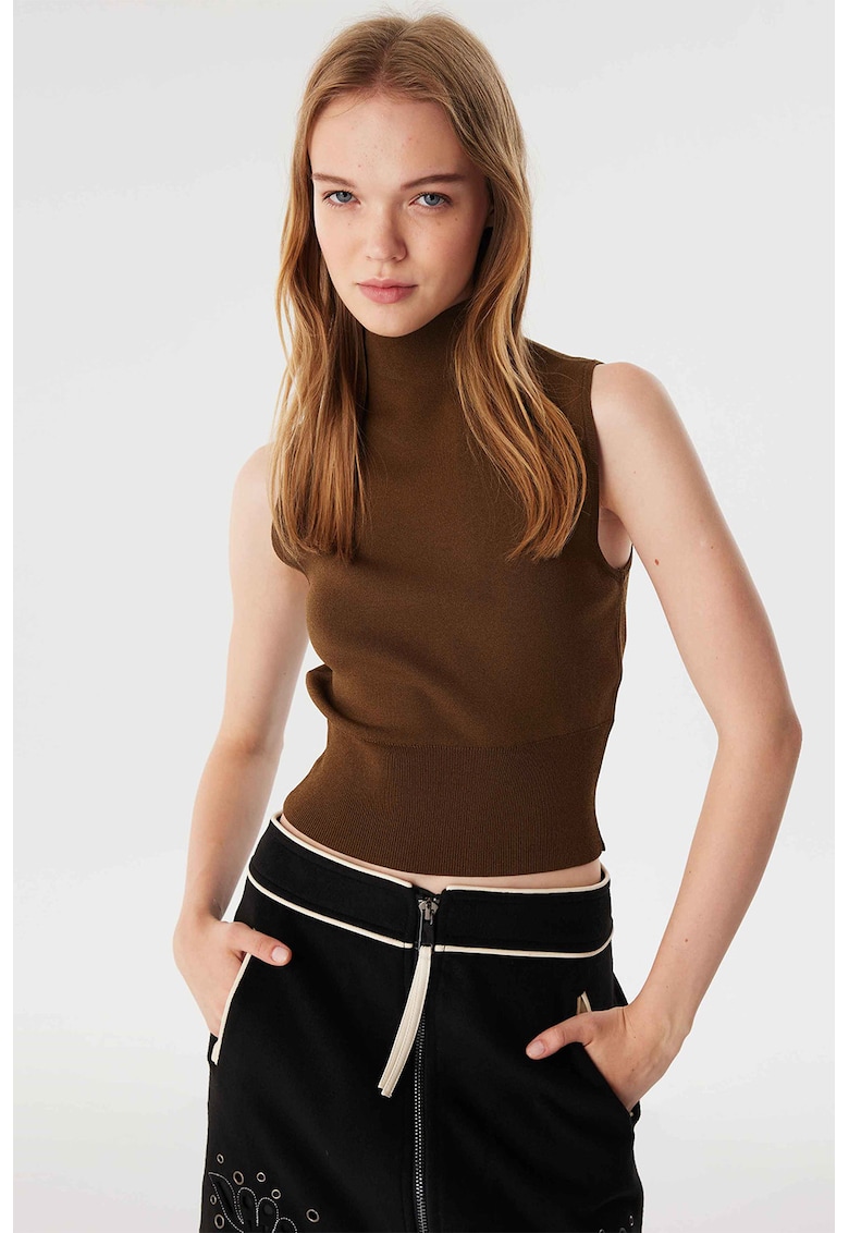 Pulover tricotat fin cu model crop