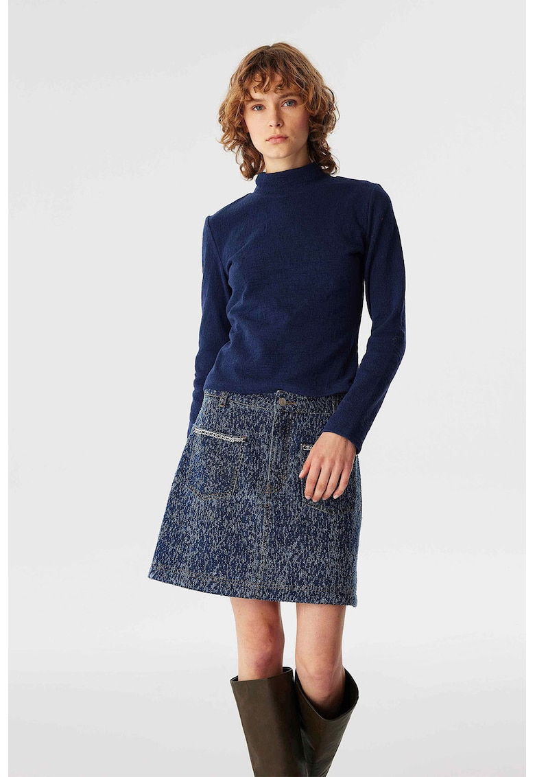 Bluza tricotata fin cu guler inalt