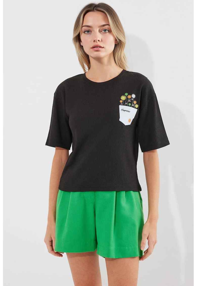 Tricou dama guler rotund - imprimeu brodat - negru - poliester-lycra Tricou dama guler rotund - imprimeu brodat - negru - poliester-lycra