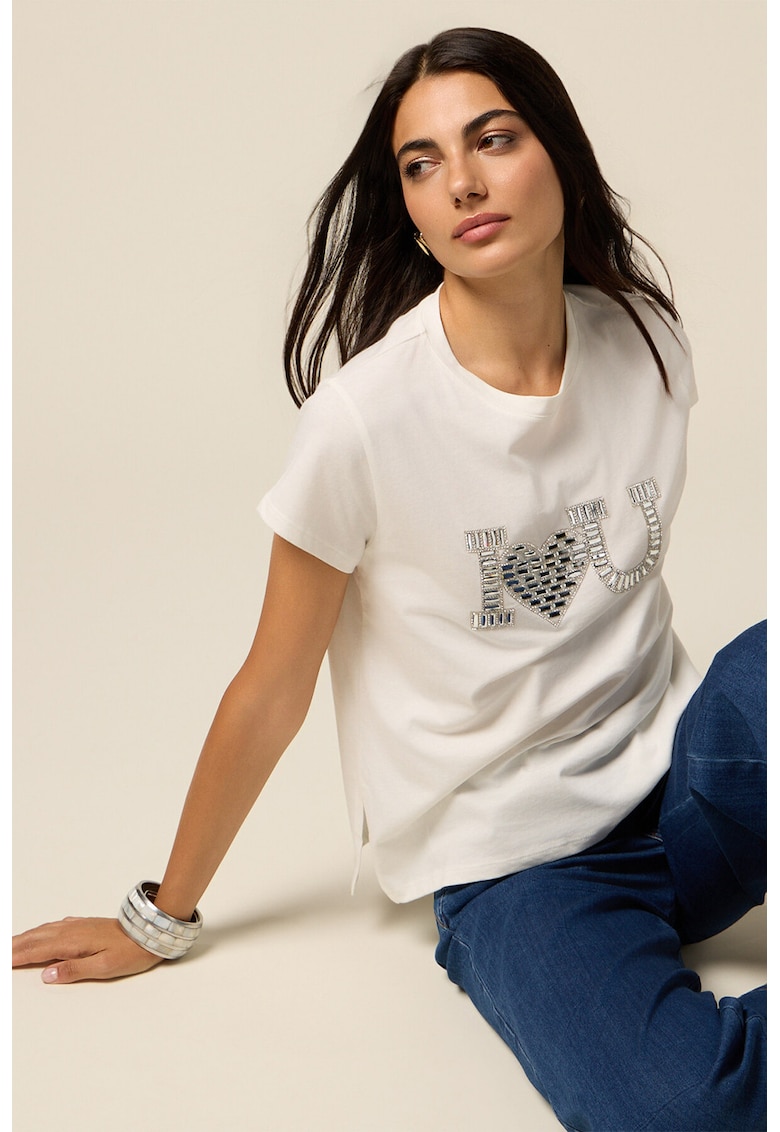 Tricou cu decolteu la baza gatului si strasuri pe partea din fata