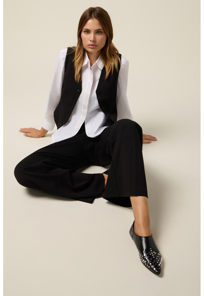 Vesta uni cu nasturi