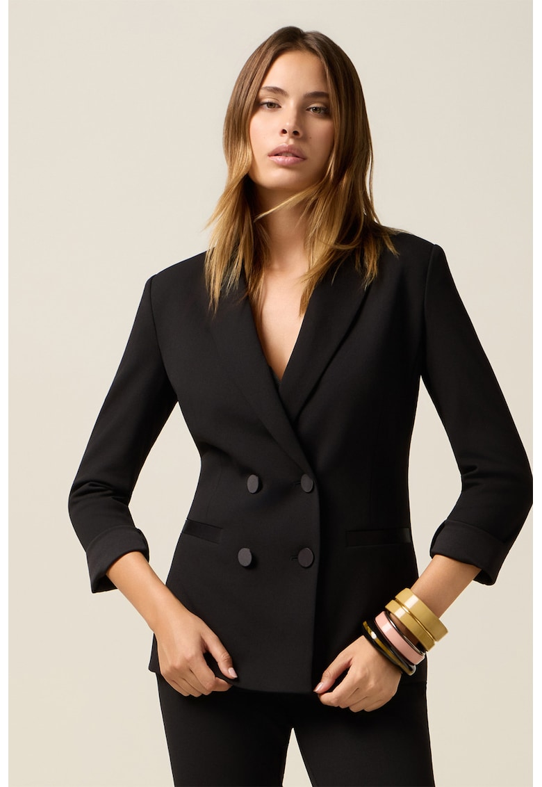 Sacou cu doua randuri de nasturi si revere decupate