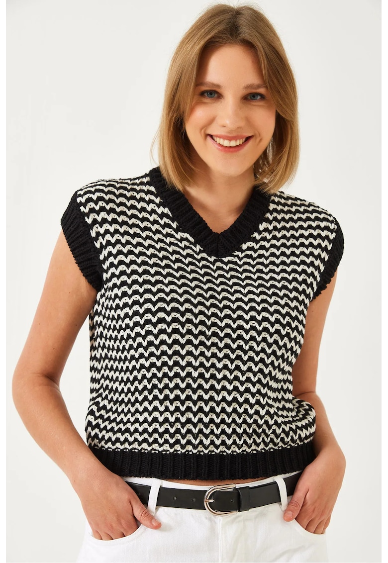 Vesta scurta - model zebra - decolteu in V - negru - tricot -