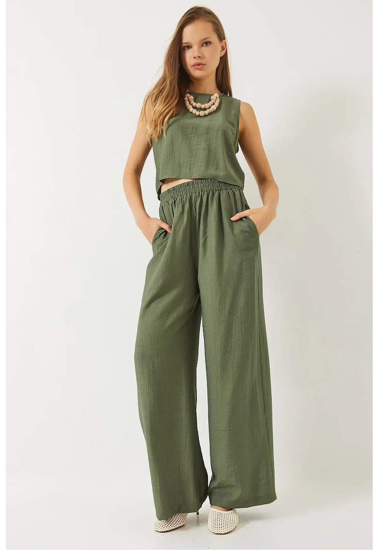 Set doua piese -  tricou scurt cu talie inalta si pantaloni largi - verde - textil