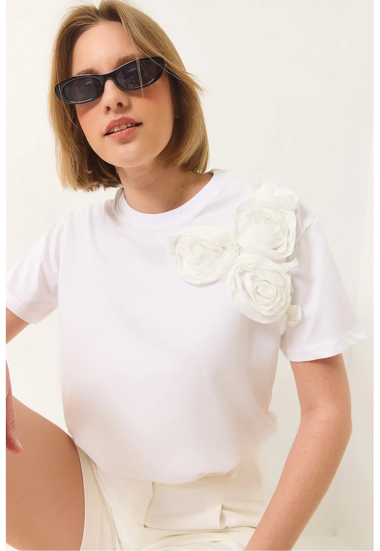 Tricou dama  guler rotund - detalii decorative - alb - bumbac