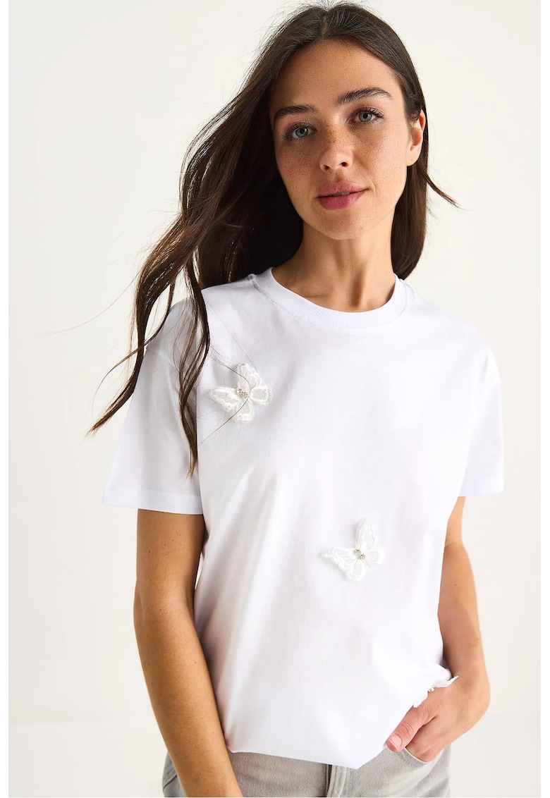 Tricou dama maneca scurta - guler rotund - brodat - alb - bumbac Tricou dama maneca scurta - guler rotund - brodat - alb - bumbac