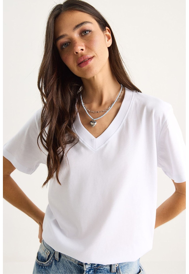 Tricou alb decolteu in V - bumbac