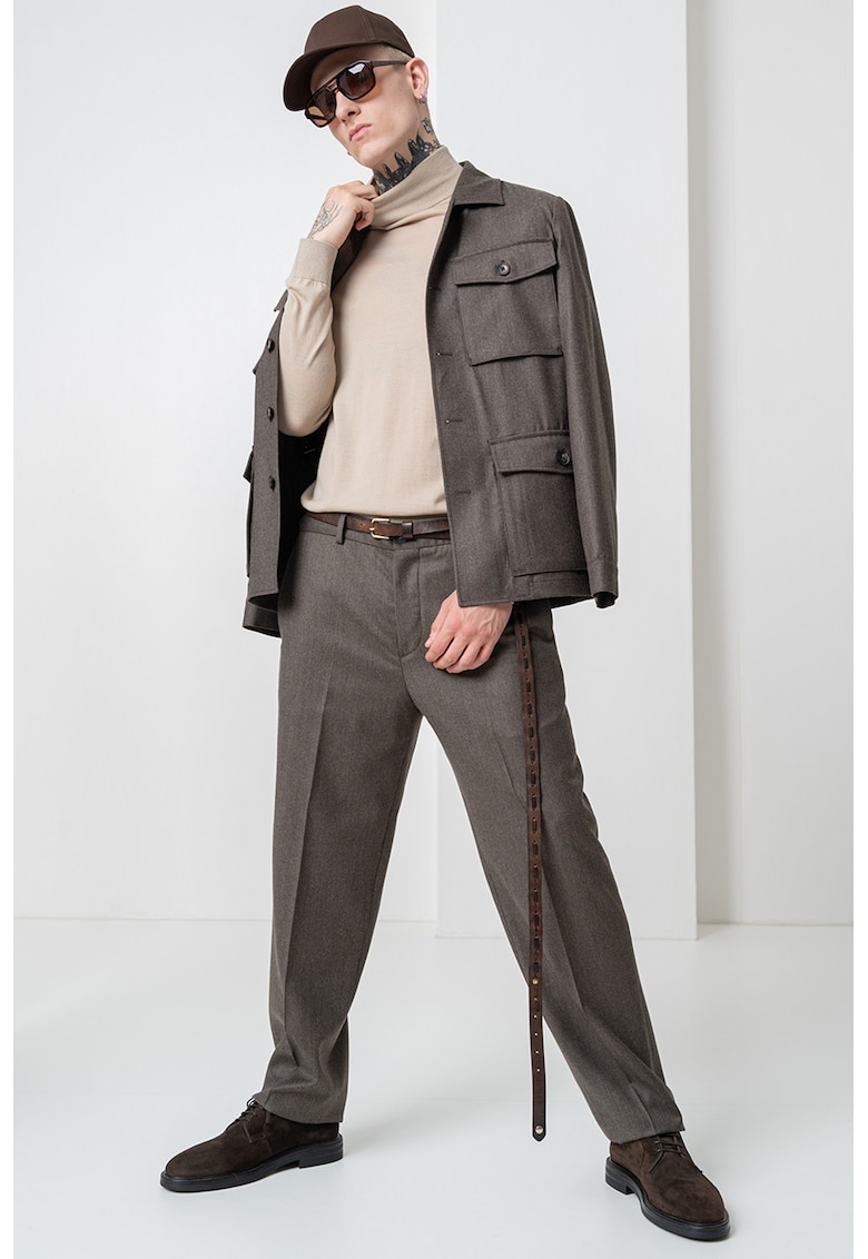 Pulover tricotat fin din lana cu guler inalt