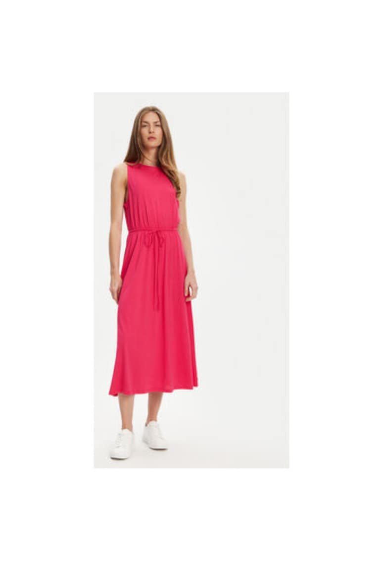 Rochie cu decupaj pe partea din spate