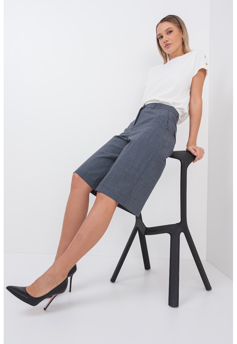 Pantaloni scurti din amestec de lana cu croiala ampla