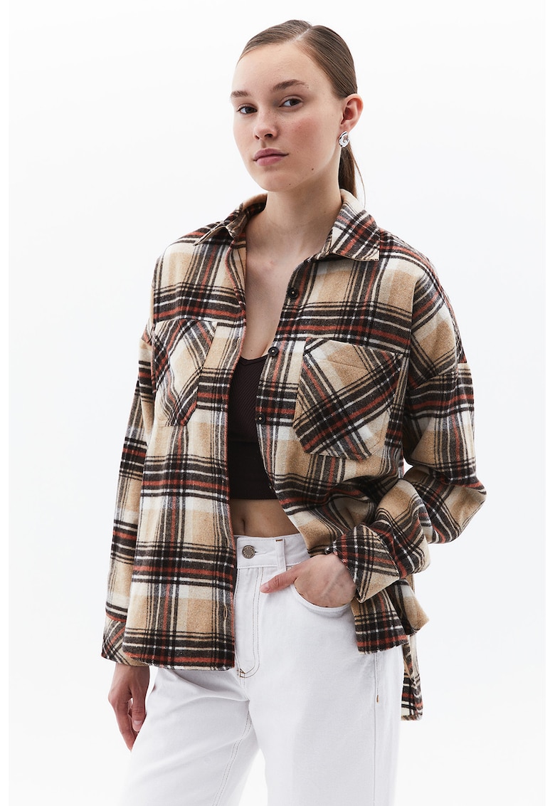 Jacheta-camasa supradimensionata in carouri cu buzunare pe piept