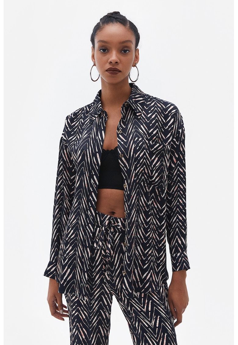 Camasa cu maneci lungi si model